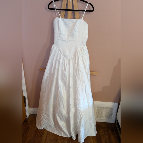 Bria White Basque Waist Maxi Dress NWOT - Picture 3 of 8